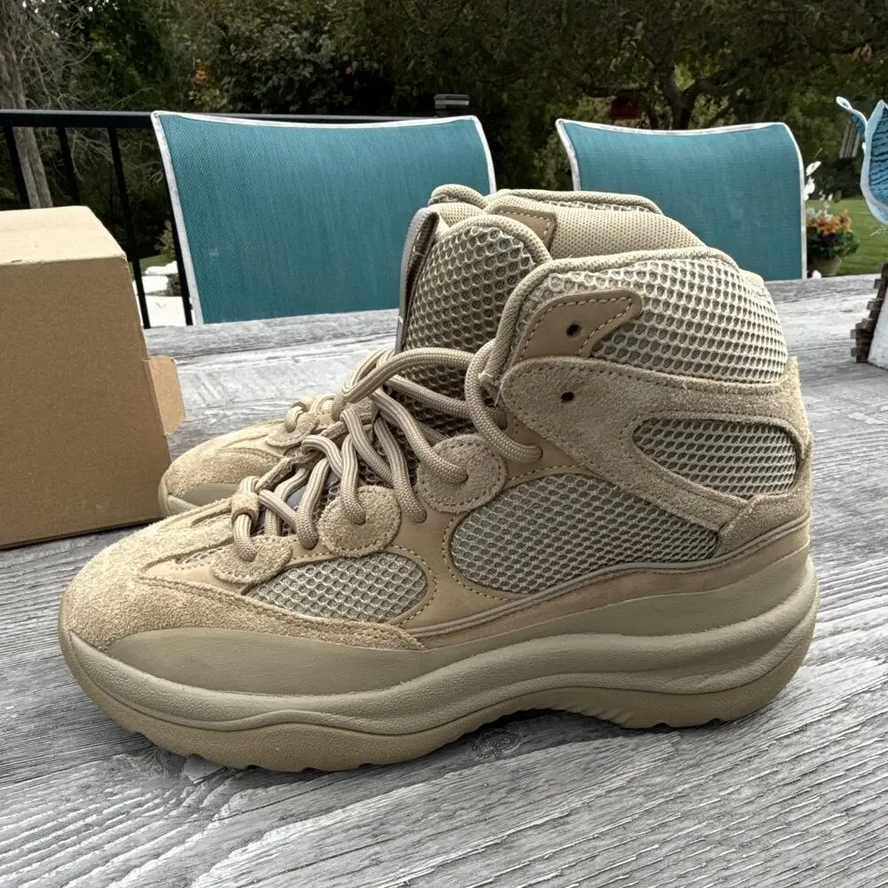 ADIDAS YEEZY Beige Suede Desert Boot Lace Up Logo Men’s US 8.5